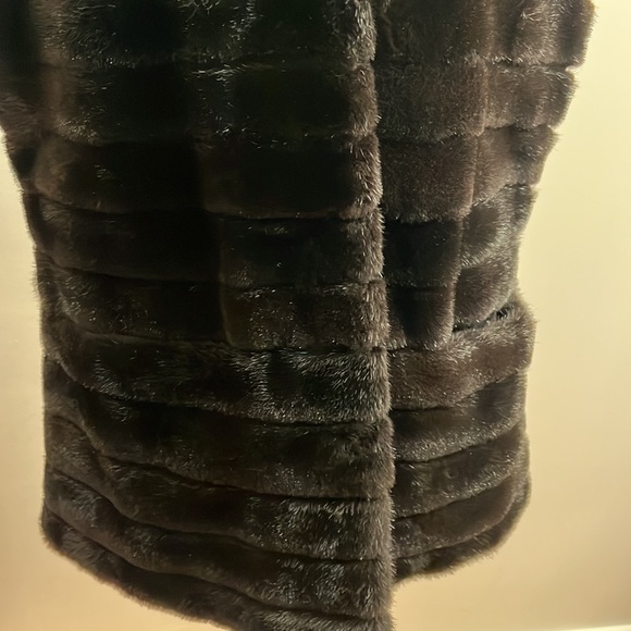 Real MINK VEST Pristine Condition Luxurious feel and look pit to pit 20.5” - Picture 5 of 14